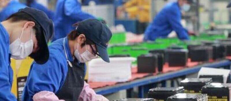 workers working in a manufacturing department